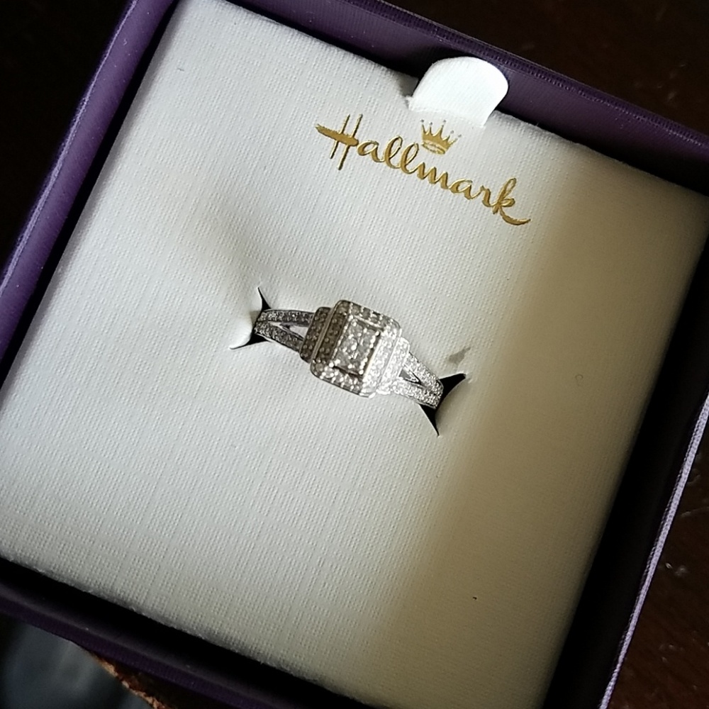 Diamond ring - Picture 4 of 5